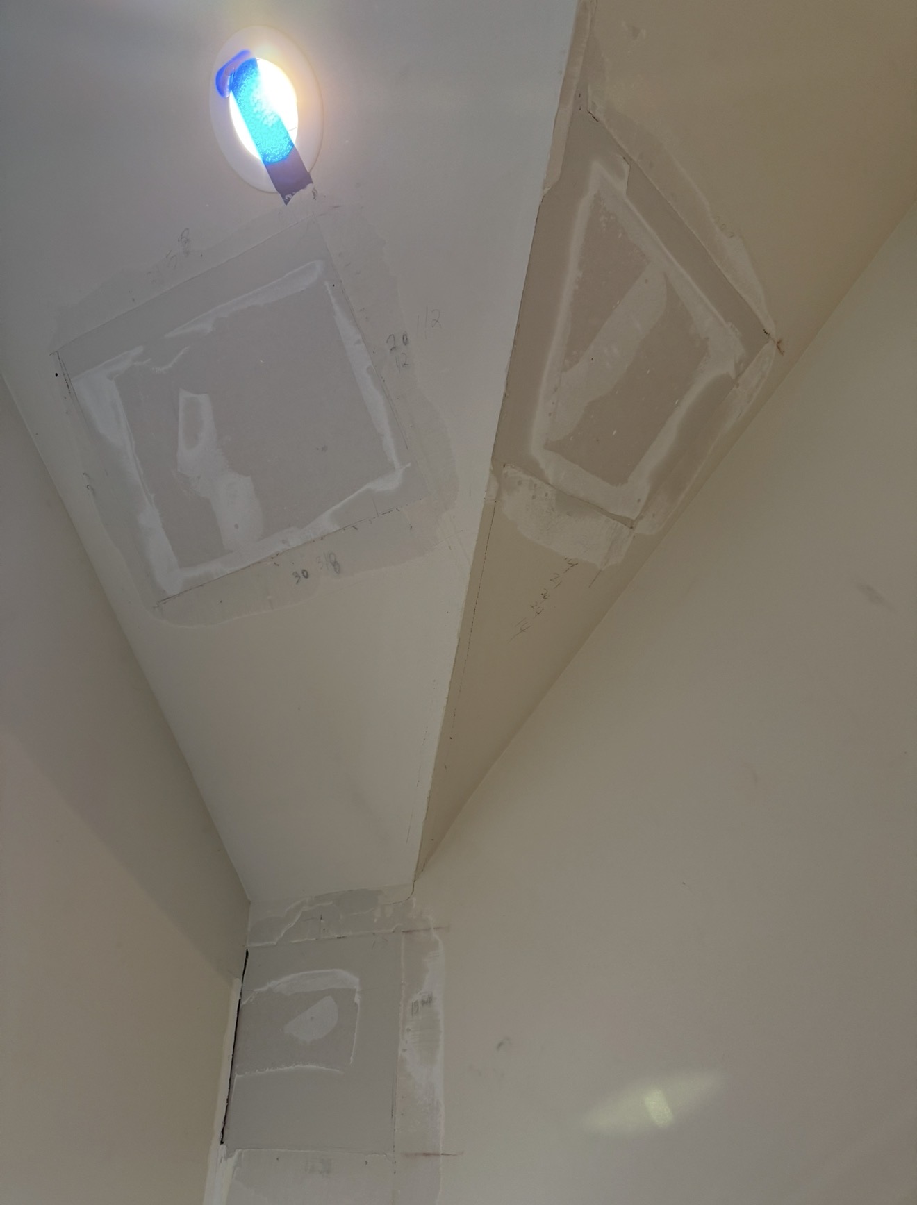 Floor protection and careful preparation during painting work